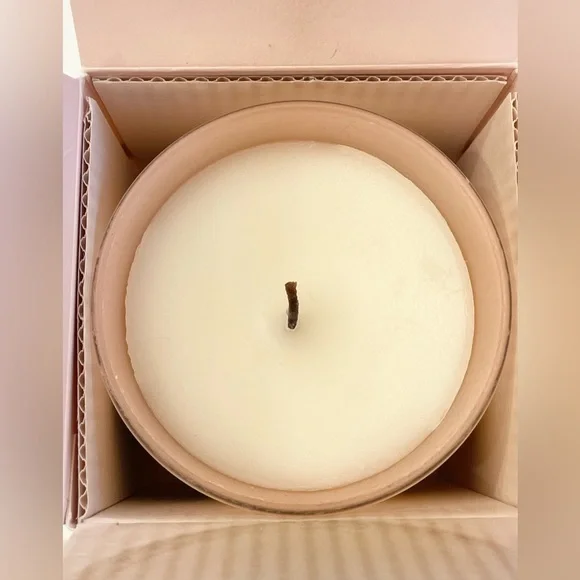 Viktor & Rolf Flowerbomb Scented Candle 5.82oz - Picture 8 of 12